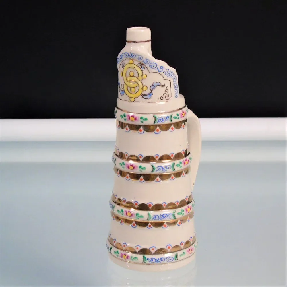 Vintage Sipping Cup Oriental Asian Design